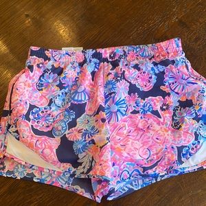 NWOT Lily Pulitzer women Luxletic shorts size xs!